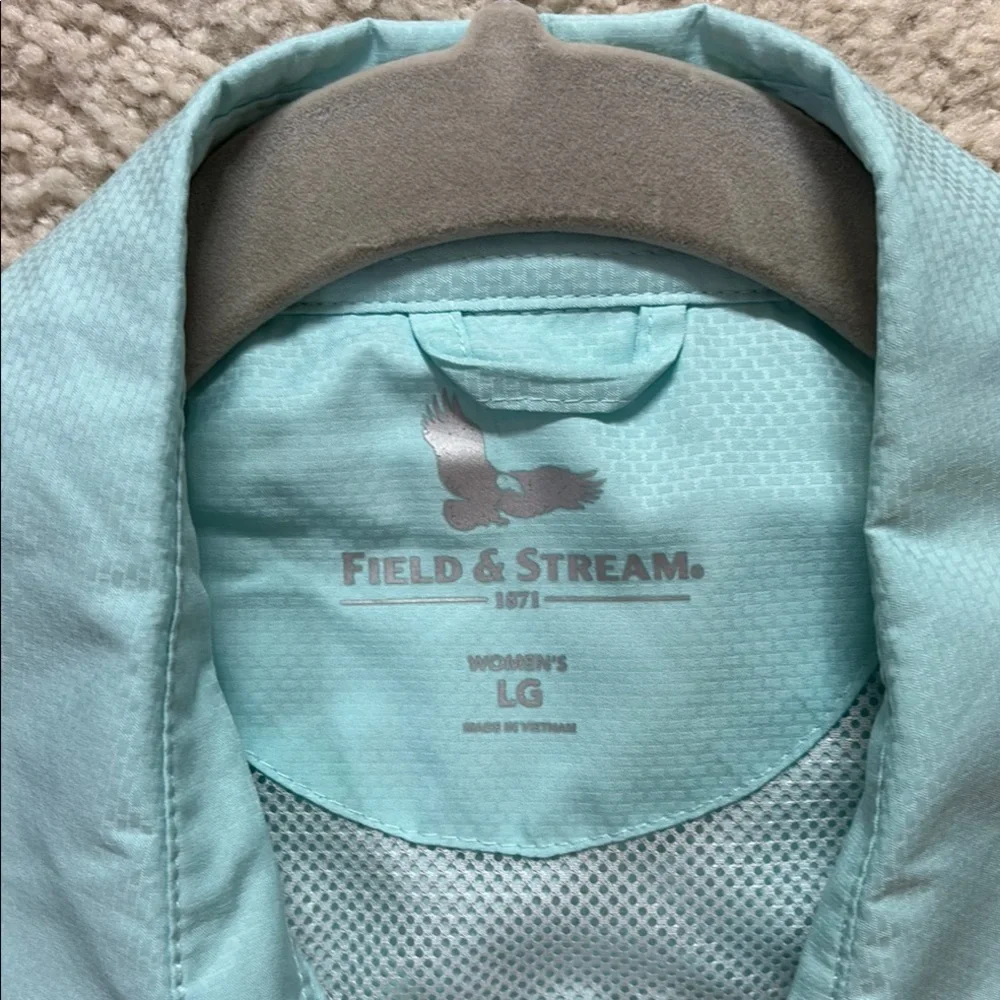 Field & Stream Women's Light Teal Shirt - Picture 6 of 7